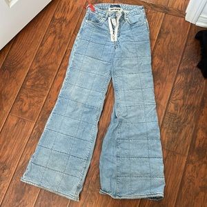 Off-White x Levi’s Flare Leg